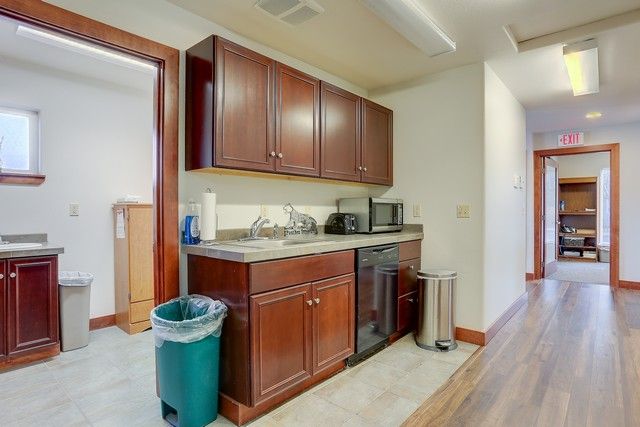 735 SW 9th St, Redmond, OR 97756
